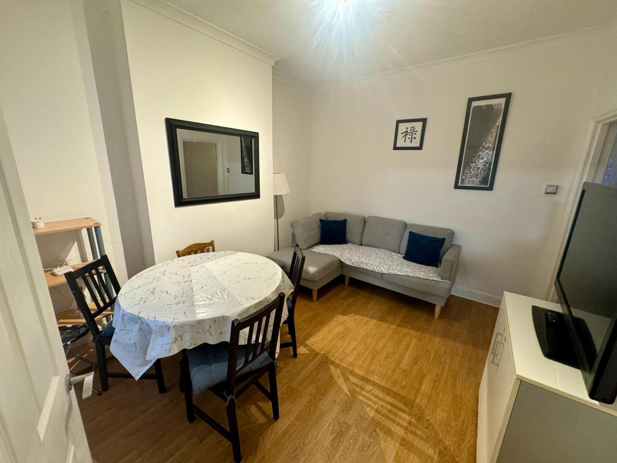 4 Bedroom House In Turnpike Lane/Wood Green Лондон Экстерьер фото